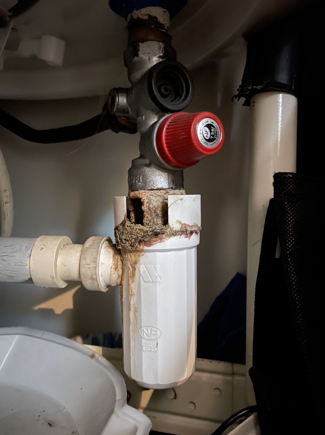 besoin de remplacer un ballon d'eau chaude à leudeville ? découvrez nos services rapides et professionnels pour le changement de ballon d'eau, avec installation de qualité et conseils personnalisés. intervention efficace à leudeville.