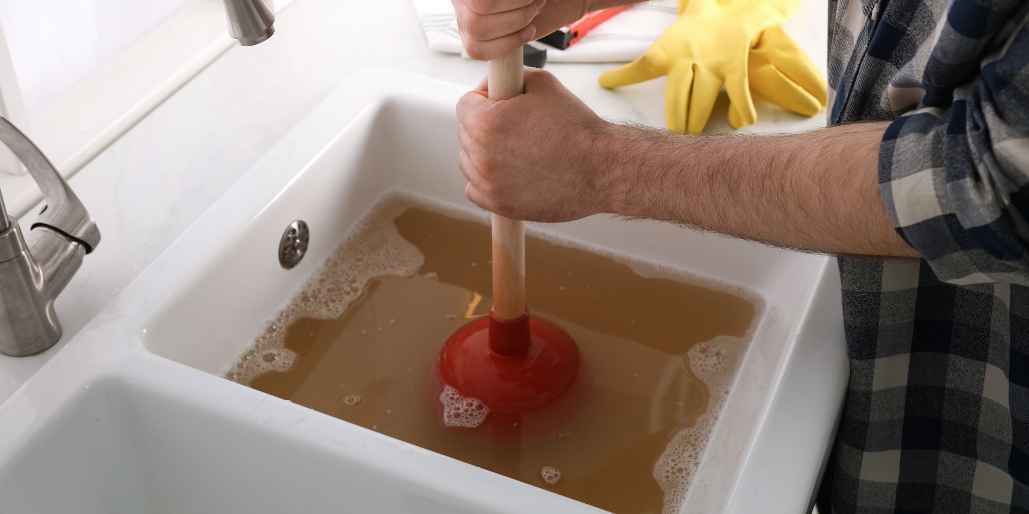 deblocage-evier-limours-1 Débouchage évier Limours (91470) : redonnez vie à votre cuisine en un temps record