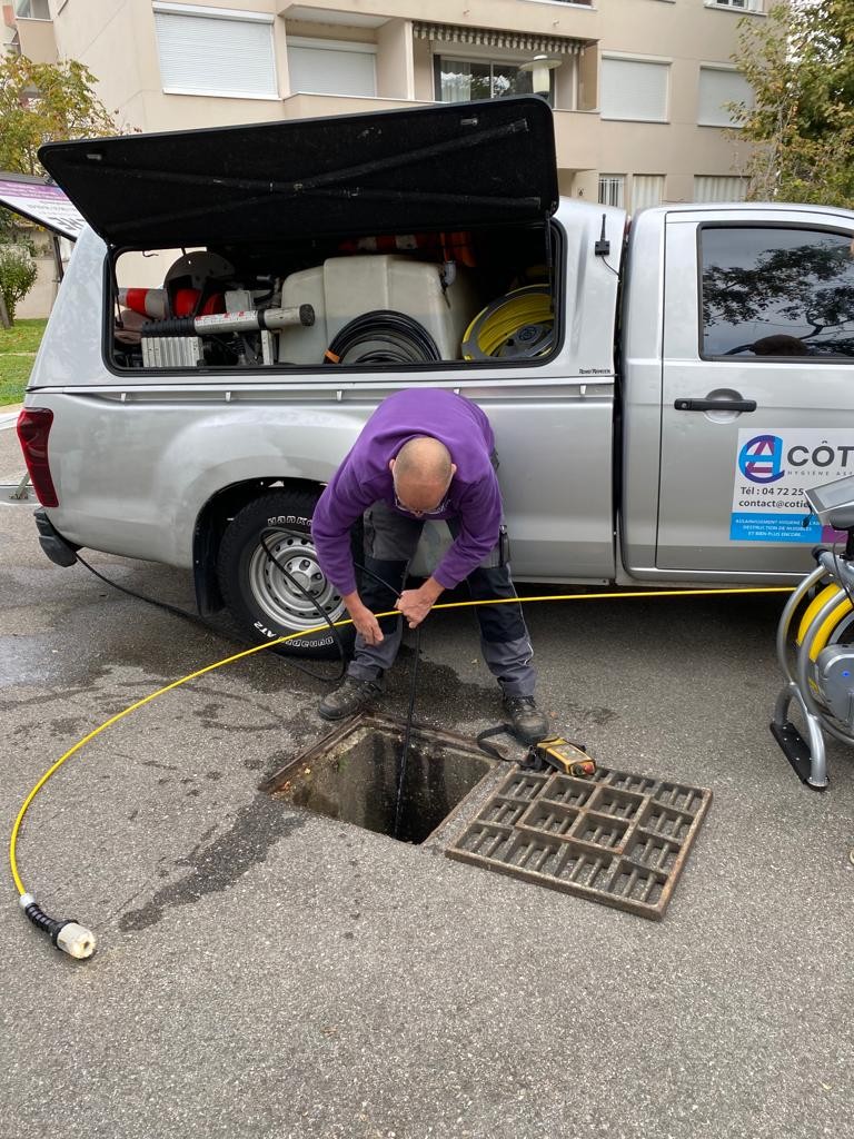 besoin d'un débouchage de canalisation à abbeville ? nos experts interviennent rapidement pour déboucher vos canalisations, éviers, wc et égouts. service professionnel, devis gratuit.