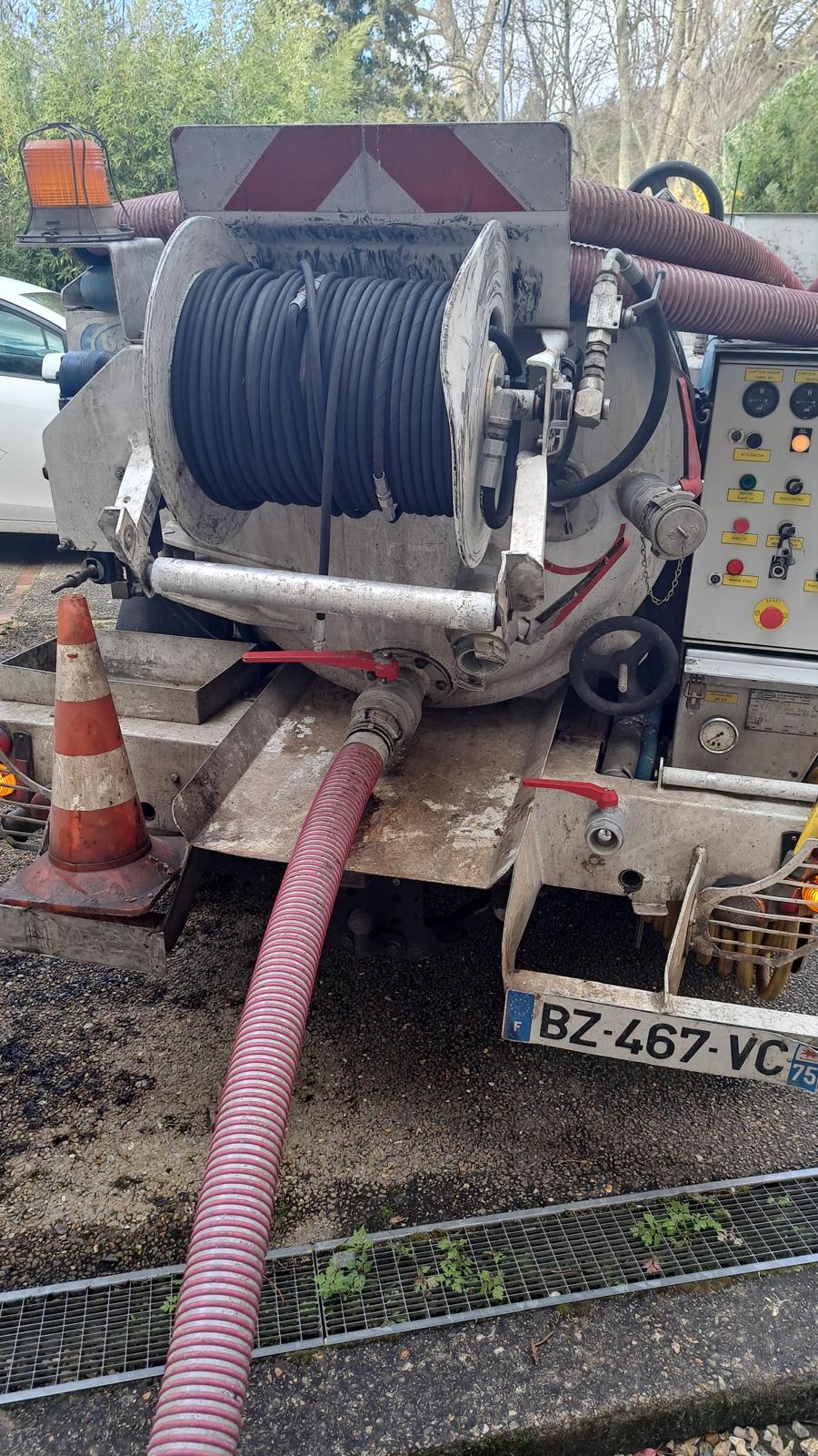 debouchage-canalisation-dourdan-1 Débouchage canalisation à Dourdan (91410) : offrez une seconde vie à vos canalisations en un temps record