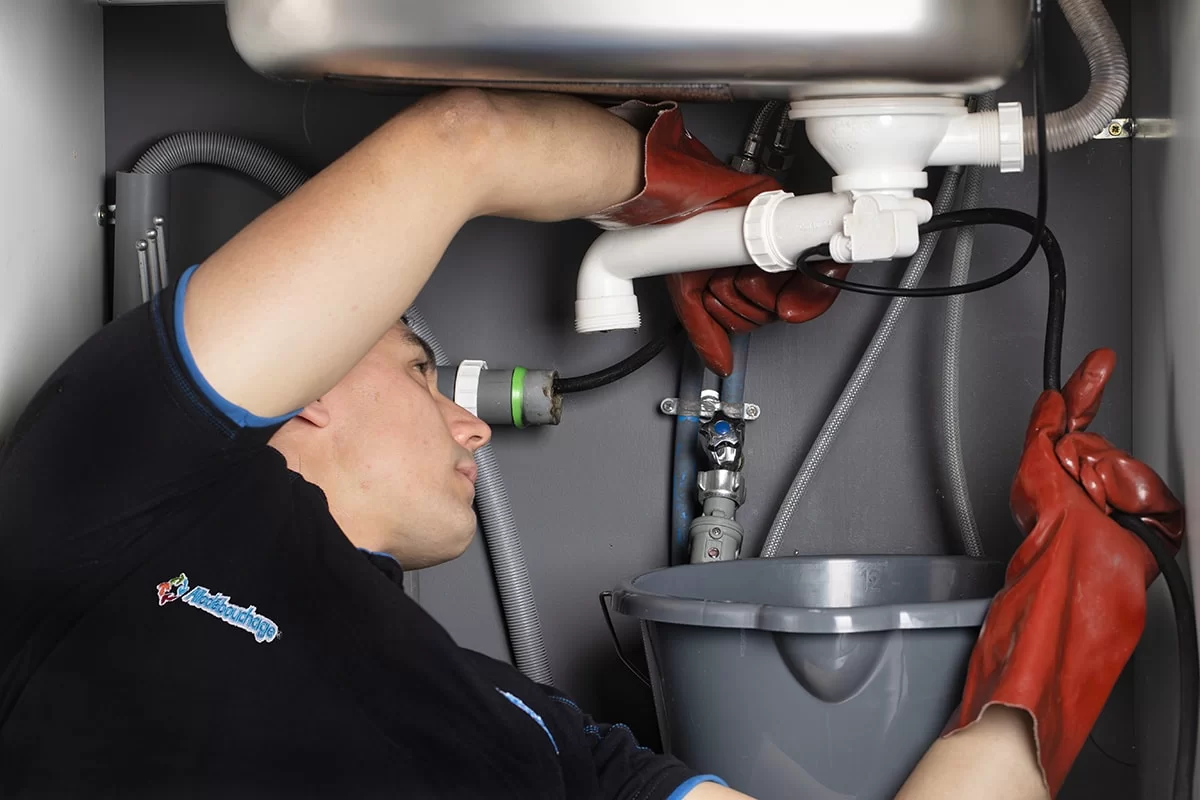 service de débouchage d'évier à forges-les-bains : intervention rapide et efficace pour éliminer tous types de bouchons. artisan expérimenté, devis gratuit, satisfaction garantie.