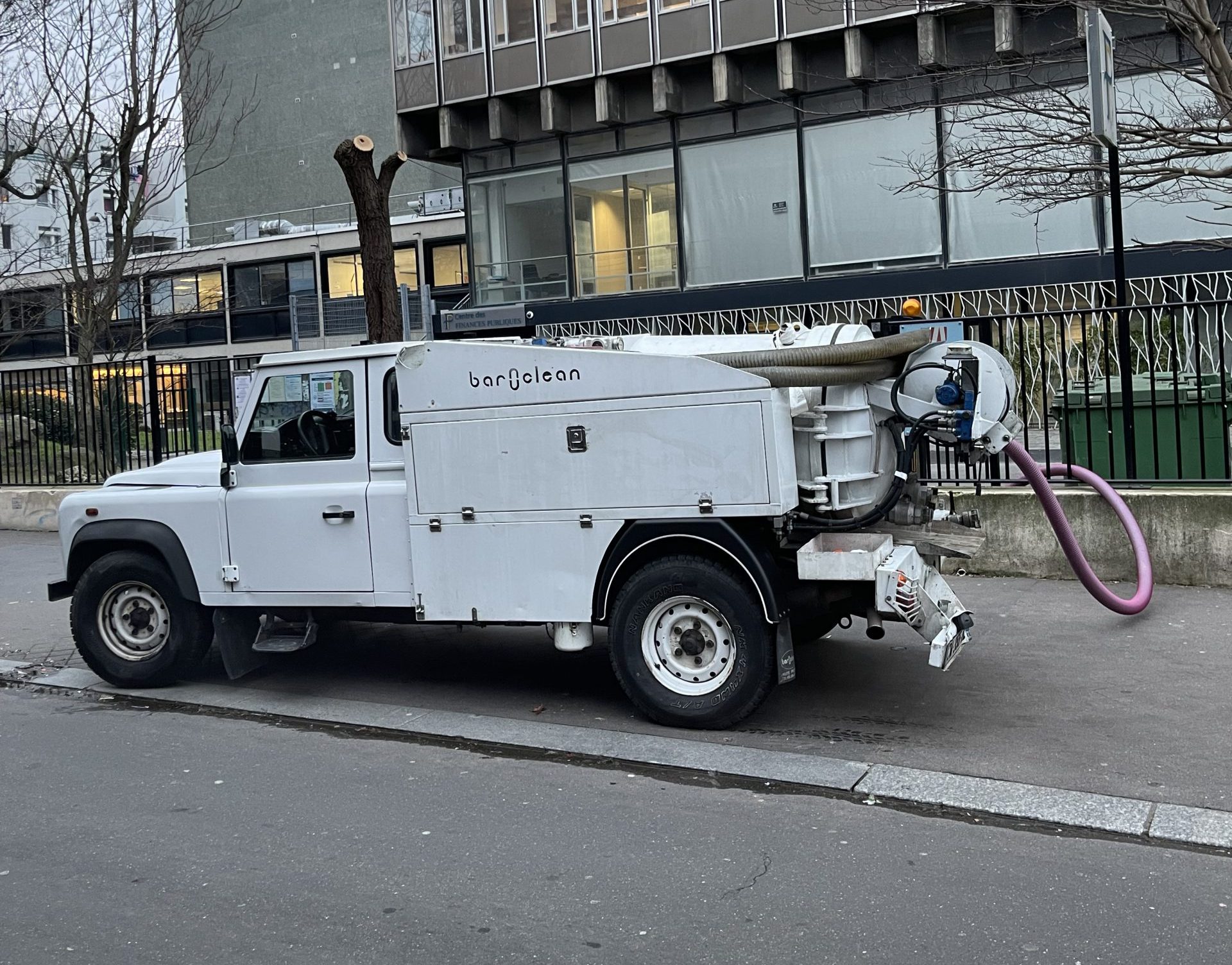 debouchage-suresnes-1 Débouchage canalisation à Suresnes : solution rapide et efficace pour vos urgences