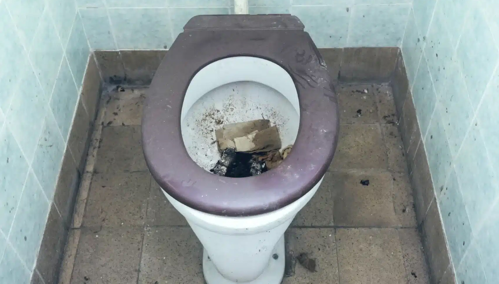 debouchage-wc-champlan-3 Dégorgement WC à Champlan (91160) : débouchez vos toilettes rapidement et sans stress !