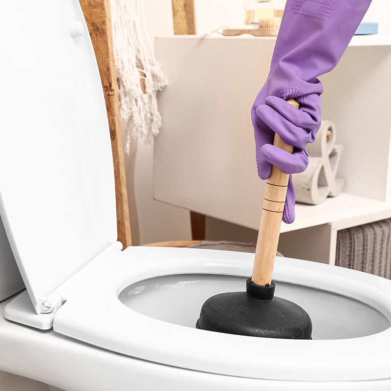 besoin d'un débouchage de wc à guillerval ? nos experts interviennent rapidement pour déboucher vos toilettes efficacement avec du matériel professionnel. service fiable et tarifs compétitifs.