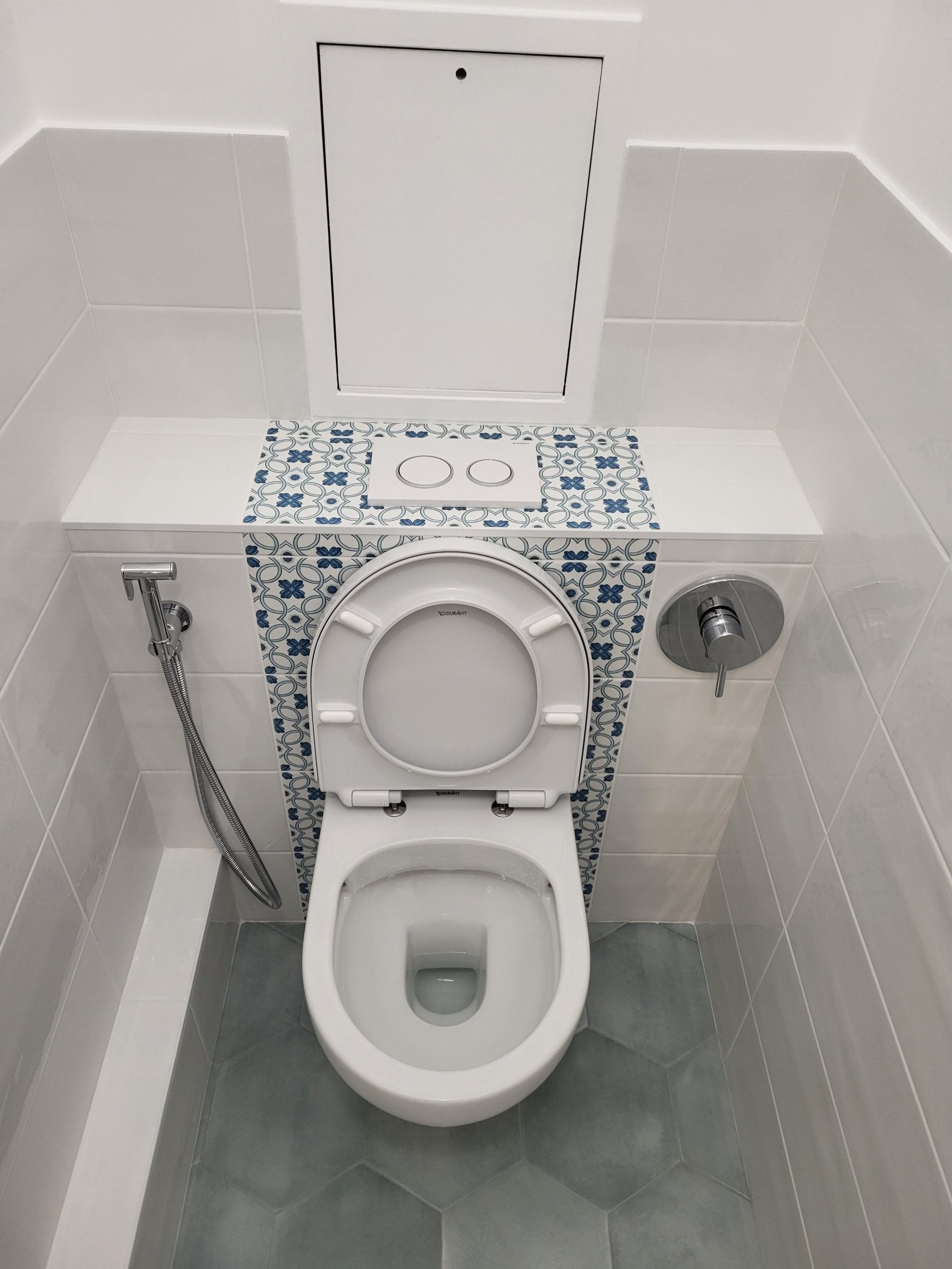 debouchage-wc-roinville-2-scaled Débouchage wc à Roinville (91410) : solution rapide et efficace pour vos toilettes bouchées