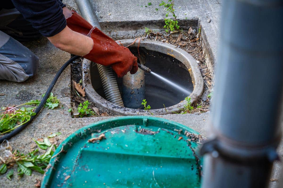 besoin d’un professionnel pour le dégorgement de canalisation à baulne ? intervention rapide, efficace et garantie pour déboucher vos canalisations et éviter les mauvaises odeurs. contactez-nous dès maintenant !