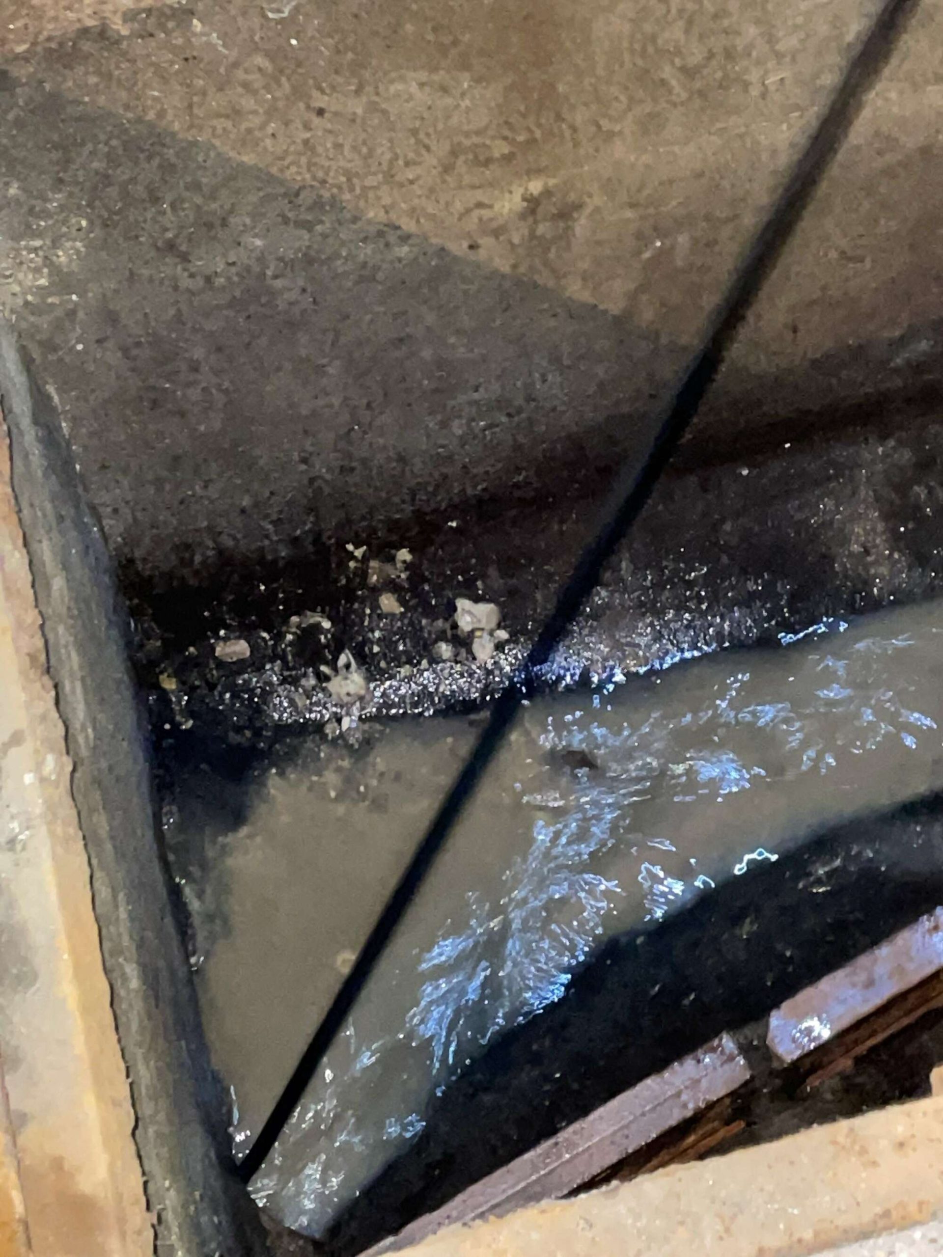 besoin d'un dégorgement de canalisation à suresnes ? intervention rapide et professionnelle pour déboucher vos canalisations et assurer un écoulement optimal. contactez nos experts dès maintenant !