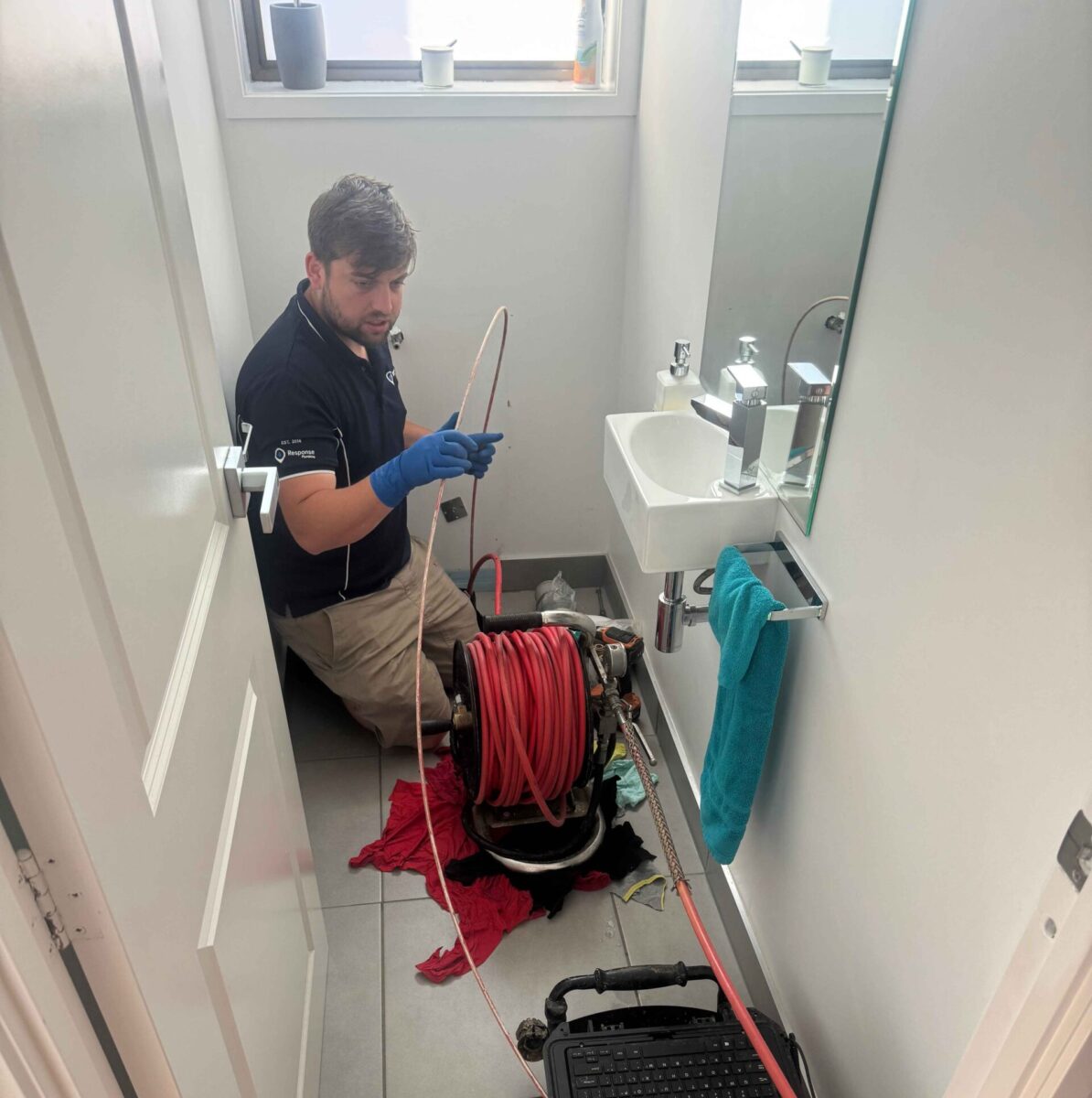 besoin d’un dégorgement wc rapide au plessis-pâté ? intervention express, efficace et professionnelle pour déboucher vos toilettes en urgence !