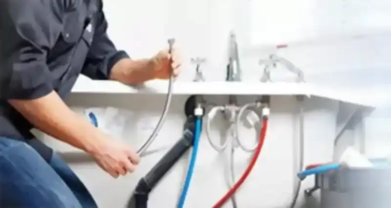 obtenez rapidement un devis personnalisé pour vos travaux de plomberie à étréchy. comparez les tarifs de plombiers qualifiés et trouvez la meilleure solution pour vos besoins !