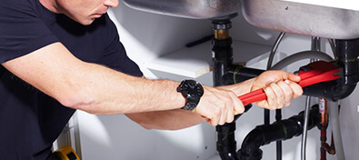 economisez-plombier-rueil-malmaison-1 Coût intervention plombier Rueil-Malmaison : économisez sur vos réparations avec nos astuces