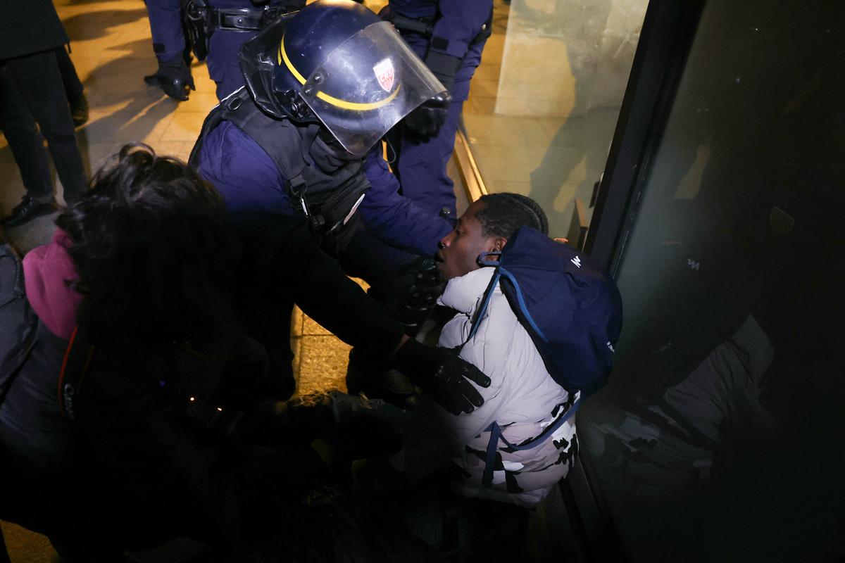 evacuation-paris-75010-1 colonne d’évacuation à Paris 75010 : conseils et solutions pour un système efficace