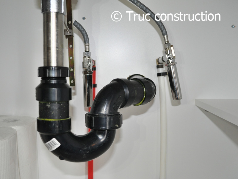 besoin d'aide pour votre plomberie de lavabo ? découvrez nos conseils et solutions pour l'installation, la réparation et l'entretien de votre lavabo afin d'assurer un fonctionnement optimal et éviter les fuites.