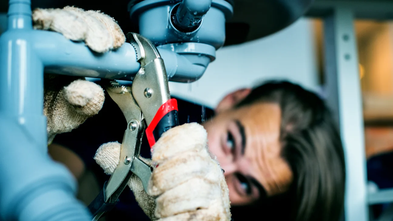 besoin d'un plombier dans le 93 ? intervention rapide pour tous vos dépannages, installations et urgences de plomberie en seine-saint-denis. devis gratuit et expertise certifiée.