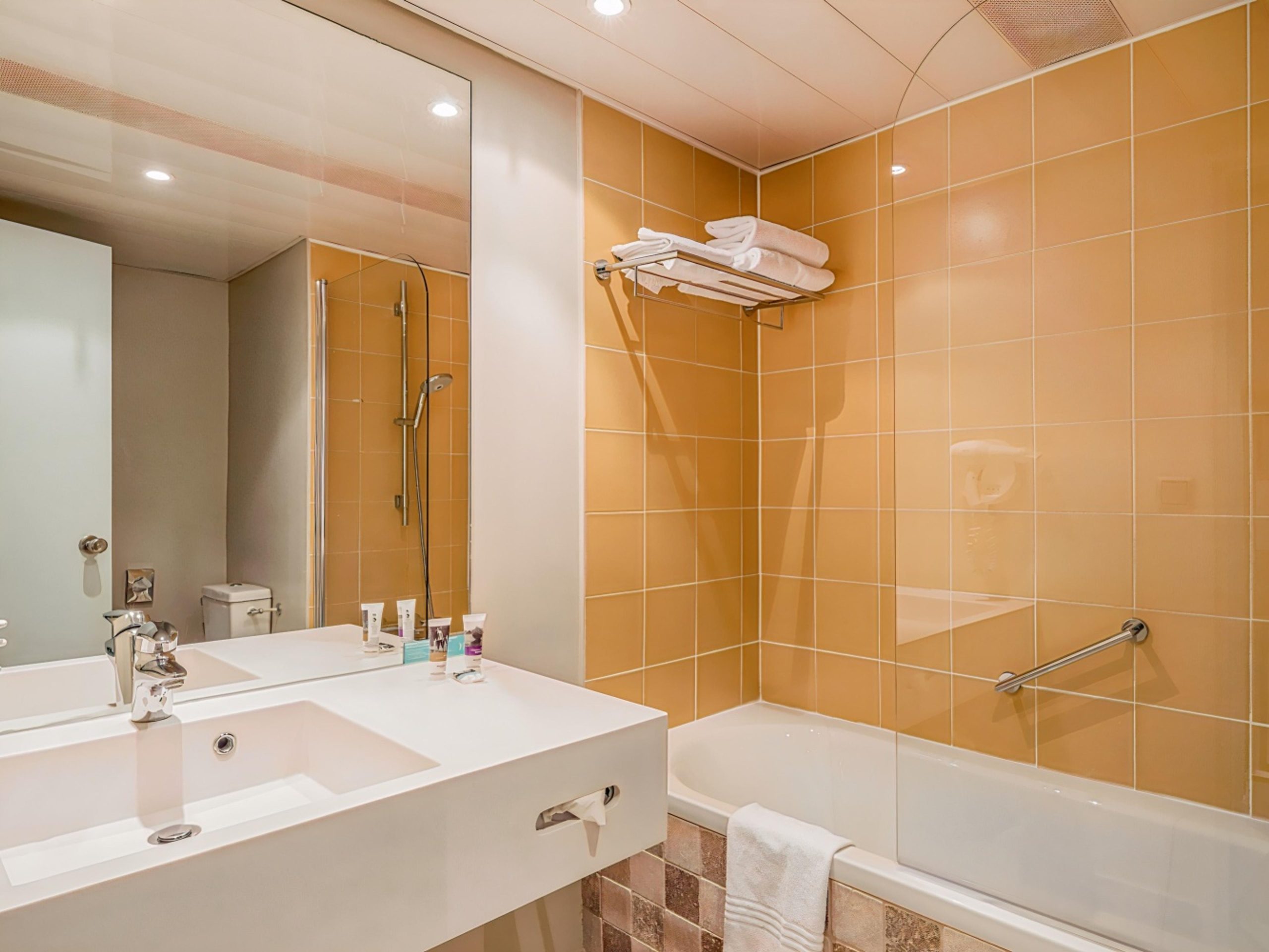 plombier-le-coudray-montceaux-1-scaled Dépannage plombier Le Coudray-Montceaux : trouvez un expert fiable pour vos urgences