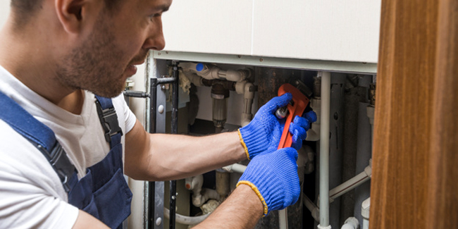 besoin d'un plombier en urgence ? intervention rapide pour toutes vos fuites, pannes et problèmes de plomberie. service disponible 24h/24 et 7j/7.