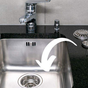 apprenez comment remplacer une bonde d'évier à boutervilliers facilement. suivez nos conseils pour une installation rapide et efficace, pour un évier comme neuf !