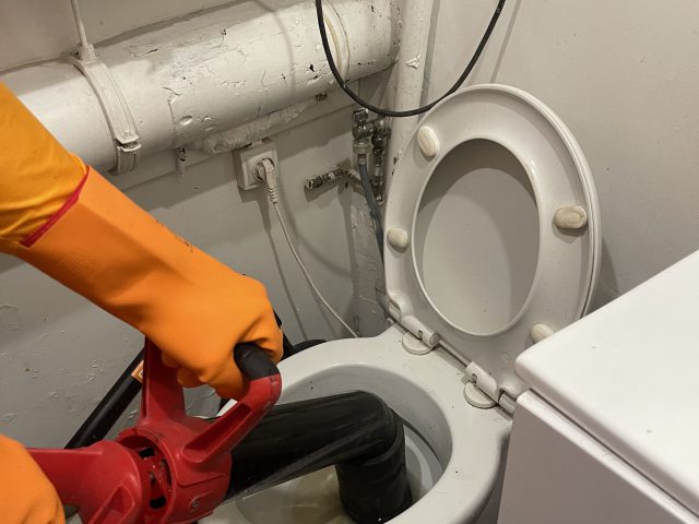 service rapide et efficace de débouchage wc à sainte-geneviève. nos experts interviennent 7j/7 pour résoudre tous vos problèmes de toilettes bouchées, avec des solutions professionnelles et garanties.