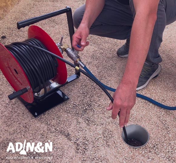 degorgement-wc-77130-2 Dégorgement WC à Forges (77130) : solution rapide pour des toilettes débouchées sans stress