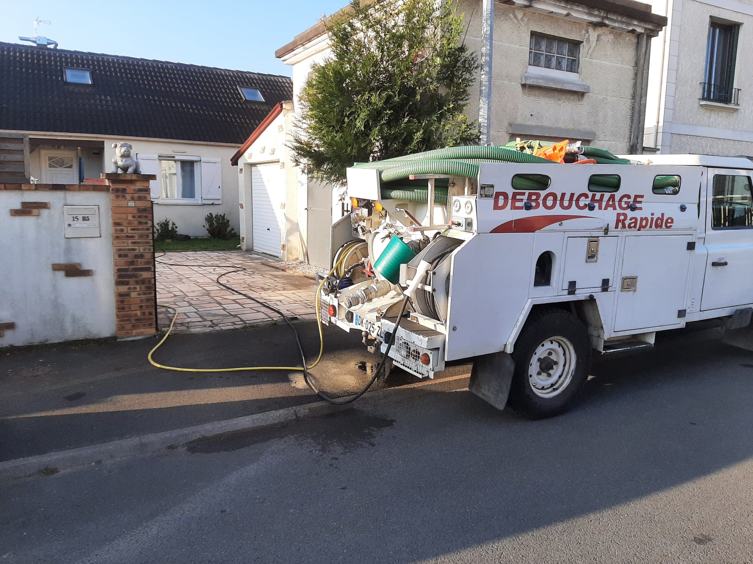 besoin d'un débouchage à cergy ? nos experts interviennent rapidement pour déboucher vos canalisations et résoudre tous vos problèmes de plomberie. service efficace, disponible 7j/7 !